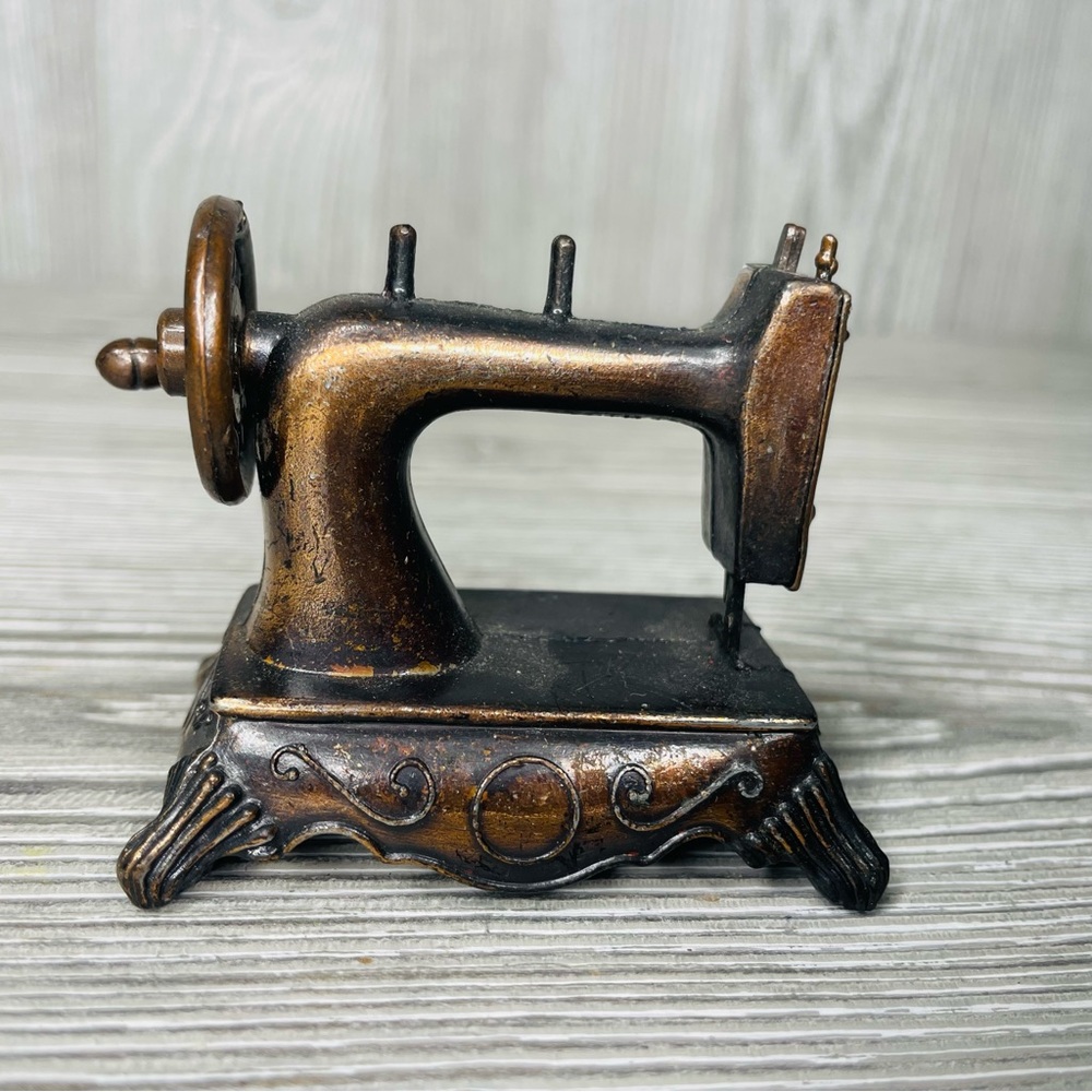Vintage Durham Miniature Metal Dollhouse Diorama Sewing Machine Hong Kong